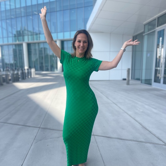 Meet your Posher, Mercedes - Picture 4 of 4